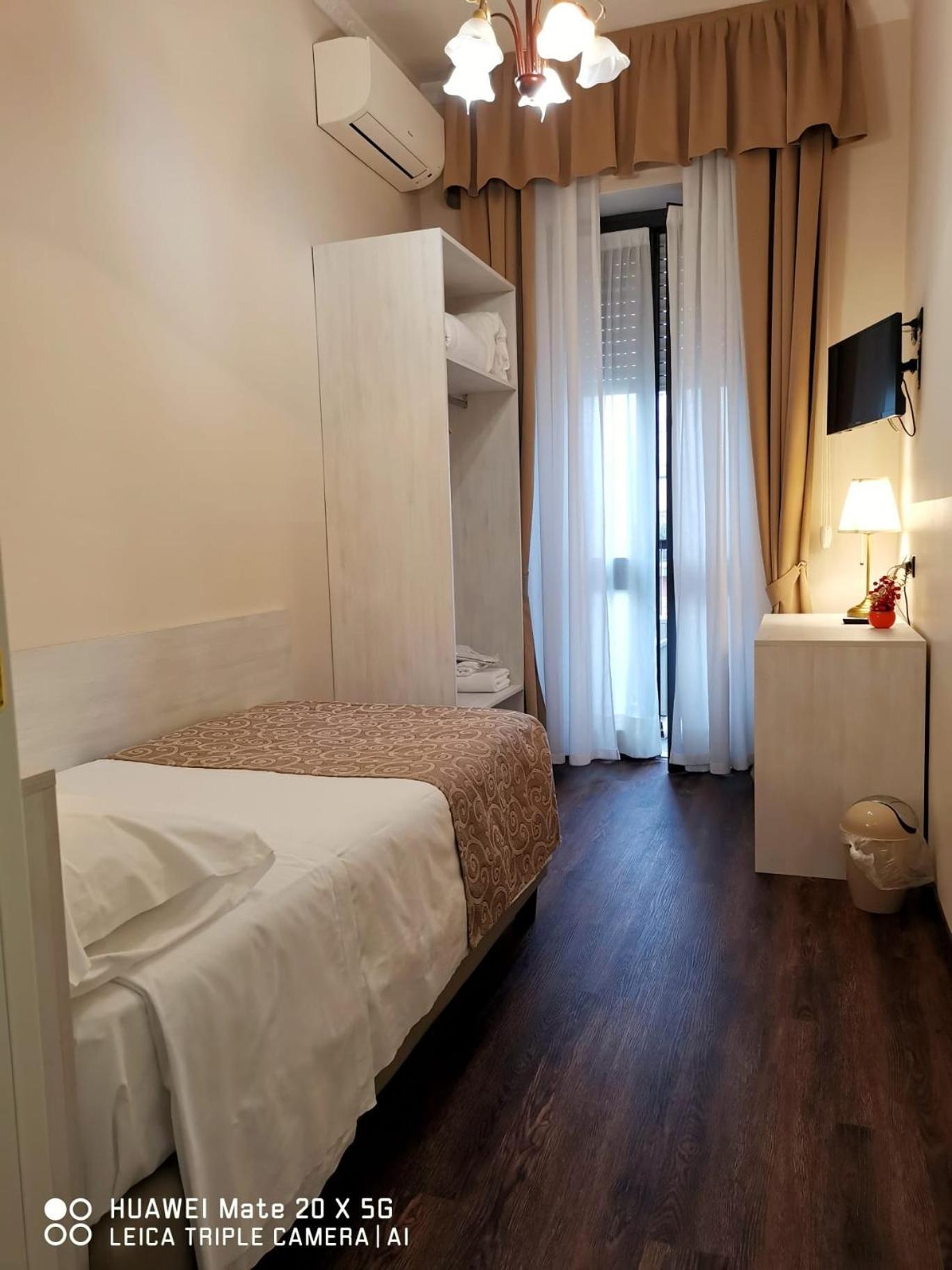 Guesthouse Central Station Group - Via Sammartini 15 Mailand Exterior foto